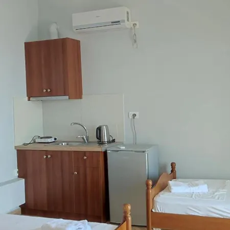 Apartament Chris & Drita *